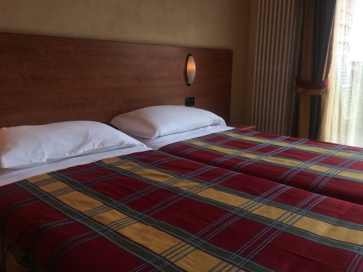 Ski Holidays Apartments Livigno Exterior foto